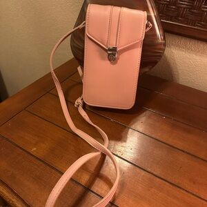 Sleek Pink Crossbody Phone Bag with Turn-Lock Closure